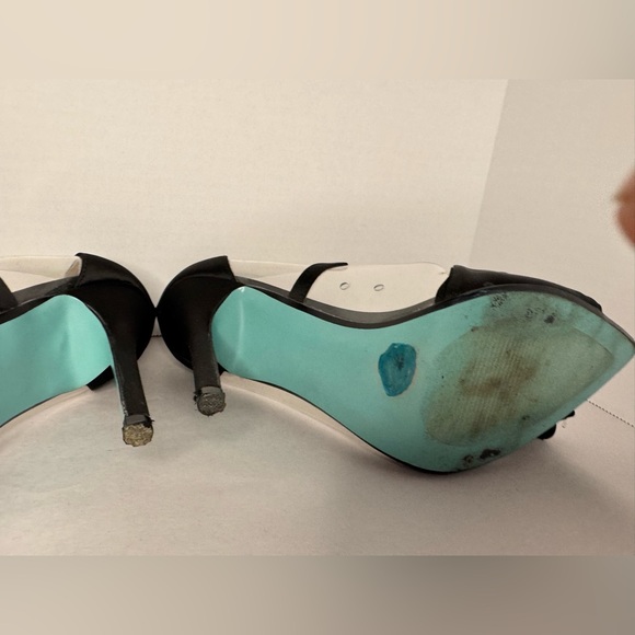 Betsey Johnson Clear Moxie Women's Shoes with Crystals
*See photos* - Picture 7 of 9